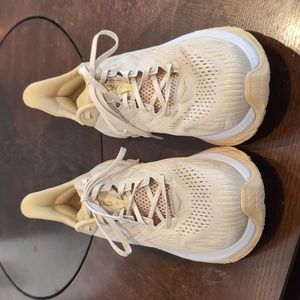 Hoka one one men's size 11